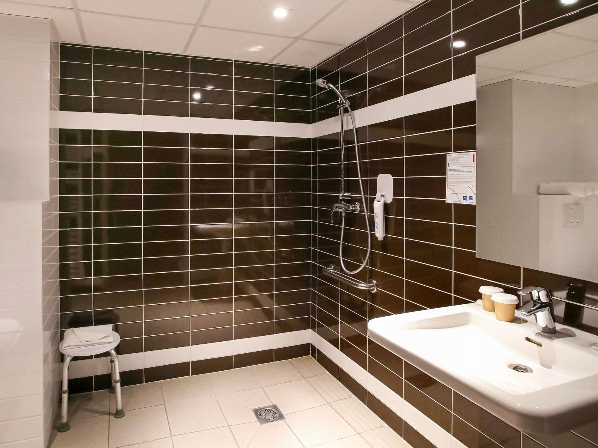 Ibis Budget Geneve Saint Genis Pouilly Exterior photo