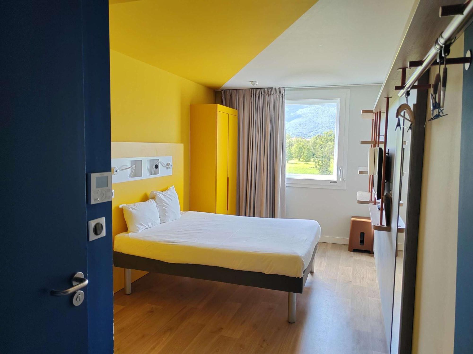 Ibis Budget Geneve Saint Genis Pouilly Exterior photo